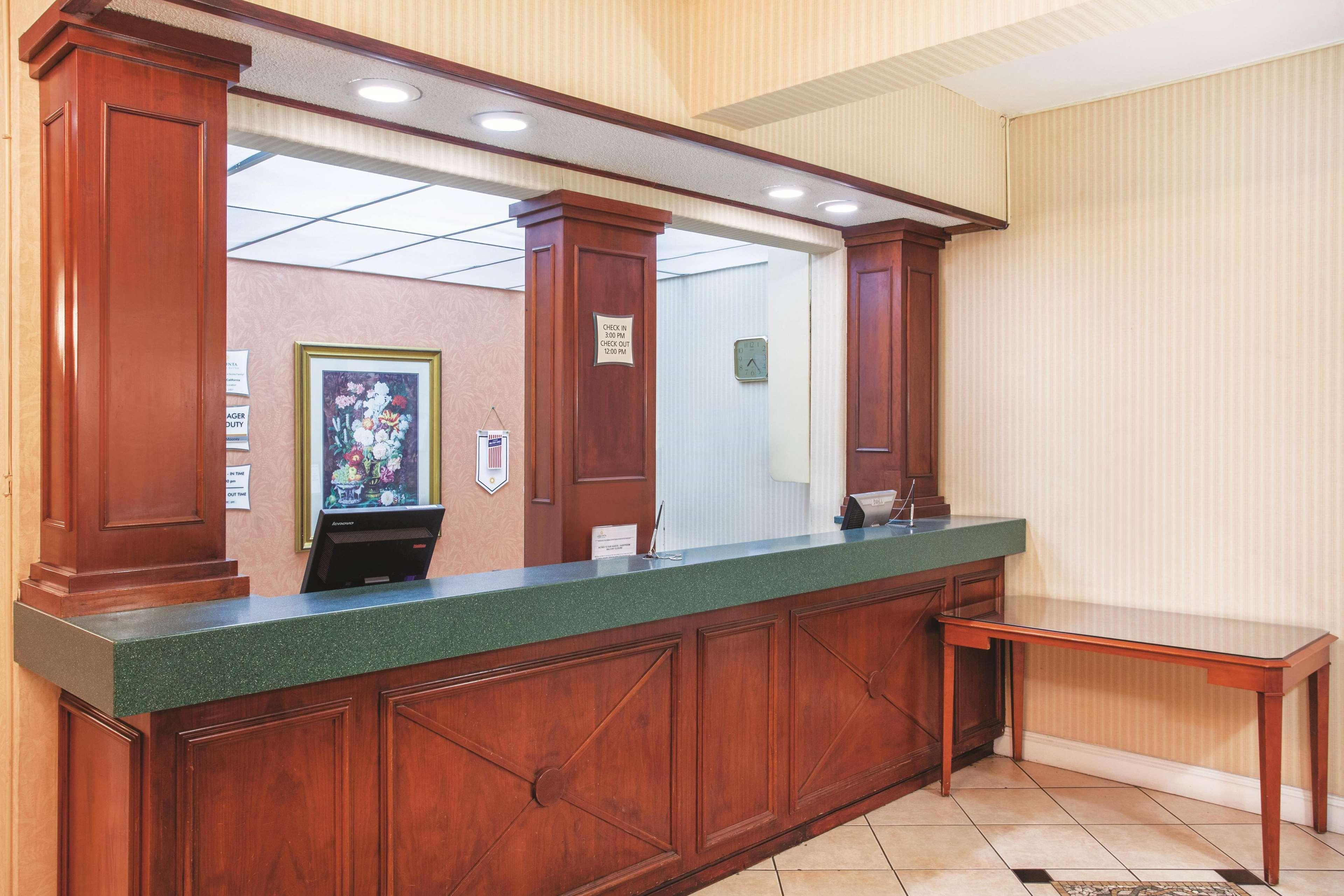 University Inn & Suites Berkeley Exterior photo